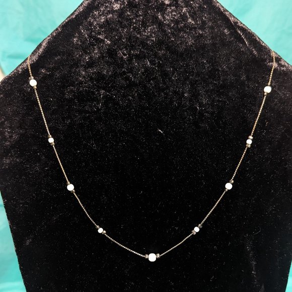 Vintage delicate coppery chain with white beads necklace - Picture 1 of 2
